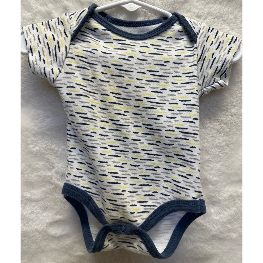 Assorted onesies. - Picture 7 of 8